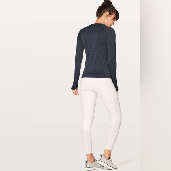 Lululemon Rest Less Pullover Cable Knit Long Sleeve Crewneck Top in Black - Picture 2 of 9